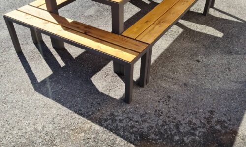 design e creazione tavolo su misura in metallo e legno